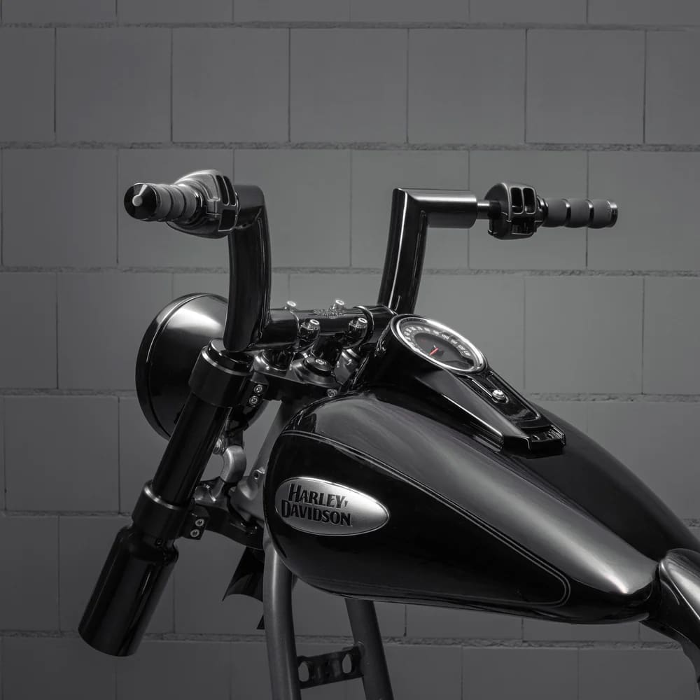 Killer Bull 2" Fat Bars, '25 & Up Softail, 1.25" Risers